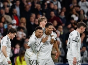 芒果体育-关于姆巴佩巅峰对决，詹姆斯与90激战热火分钟，问鼎冠军胜负难料！的信息