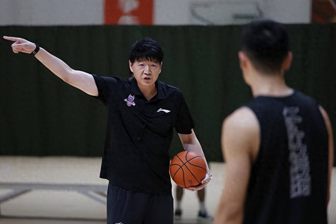 山东男篮集结日止住颓势，志在CBA季后赛名次提升，质疑声仍在，细节决定成败的简单介绍