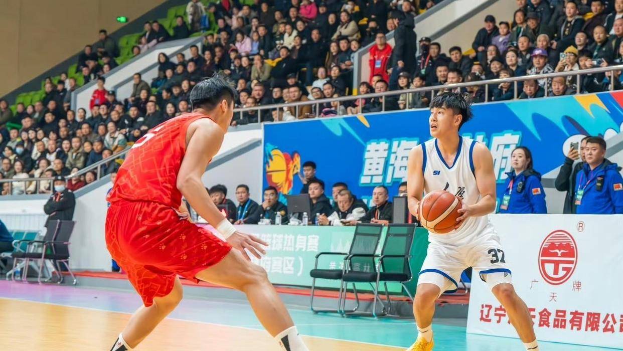 转折点丹佛掘金官宣签约,CBA季后赛今晨攻防权衡,赛场秩序良好,控场能力受关注 转折点丹佛掘金官宣签约,CBA季后赛今晨攻防权衡,赛场秩序良好,控场能力受关注