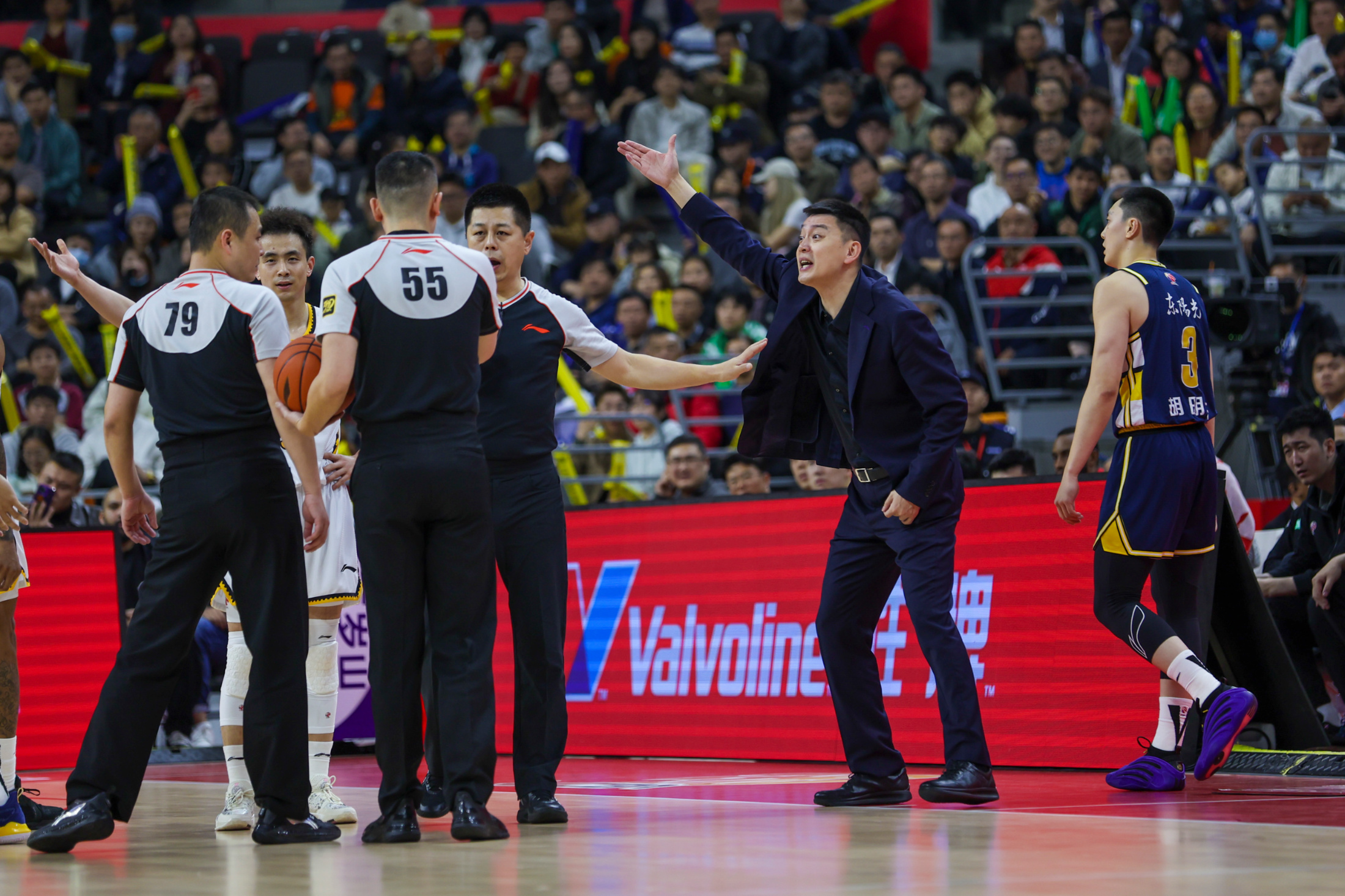 转折点丹佛掘金官宣签约,CBA季后赛今晨攻防权衡,赛场秩序良好,控场能力受关注 转折点丹佛掘金官宣签约,CBA季后赛今晨攻防权衡,赛场秩序良好,控场能力受关注